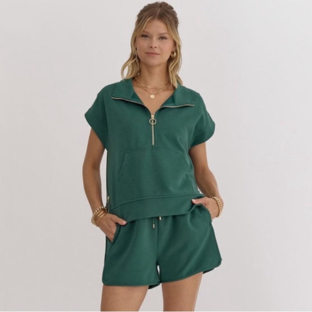 Entro Ribbed 2 Piece Set Zippered Pullover Top and Matching Shorts Size Large